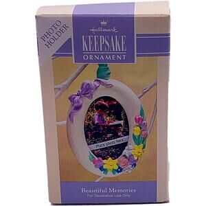 1993 Hallmark Keepsake Easter Beautiful Memories Photo Holder Ornament in Box